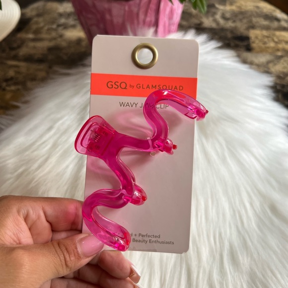 GSQ by Glamsquad Wavy Jaw Clip - Picture 4 of 4